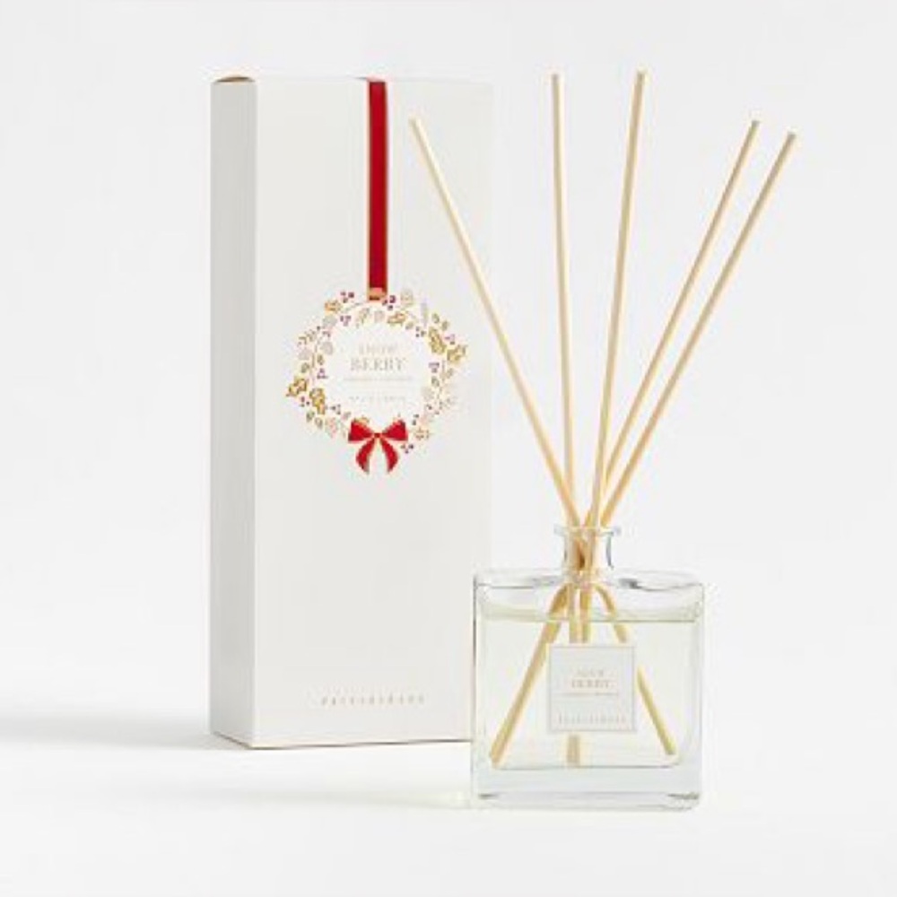 Potterybarn Snow Berry Scent Large Reed Diffuser 9.75 oz